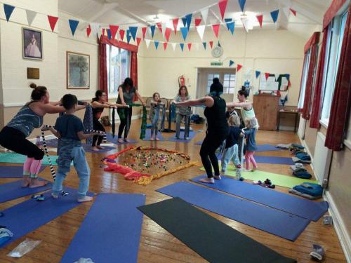 Group scarf posture work